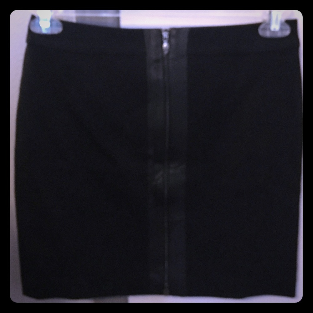 NWOT Ann Taylor stretchy black zipper skirt 🖤
